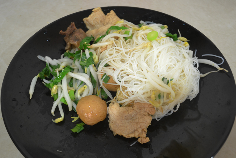 Тайский суп с макашницы