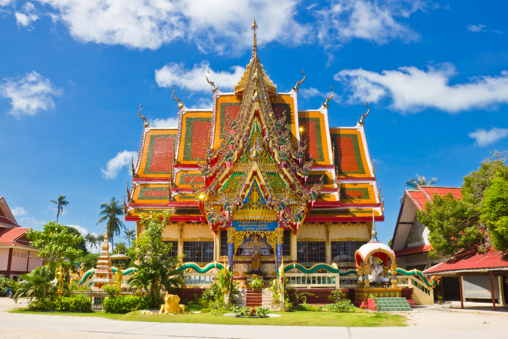 храм Ват Плай Лаем
